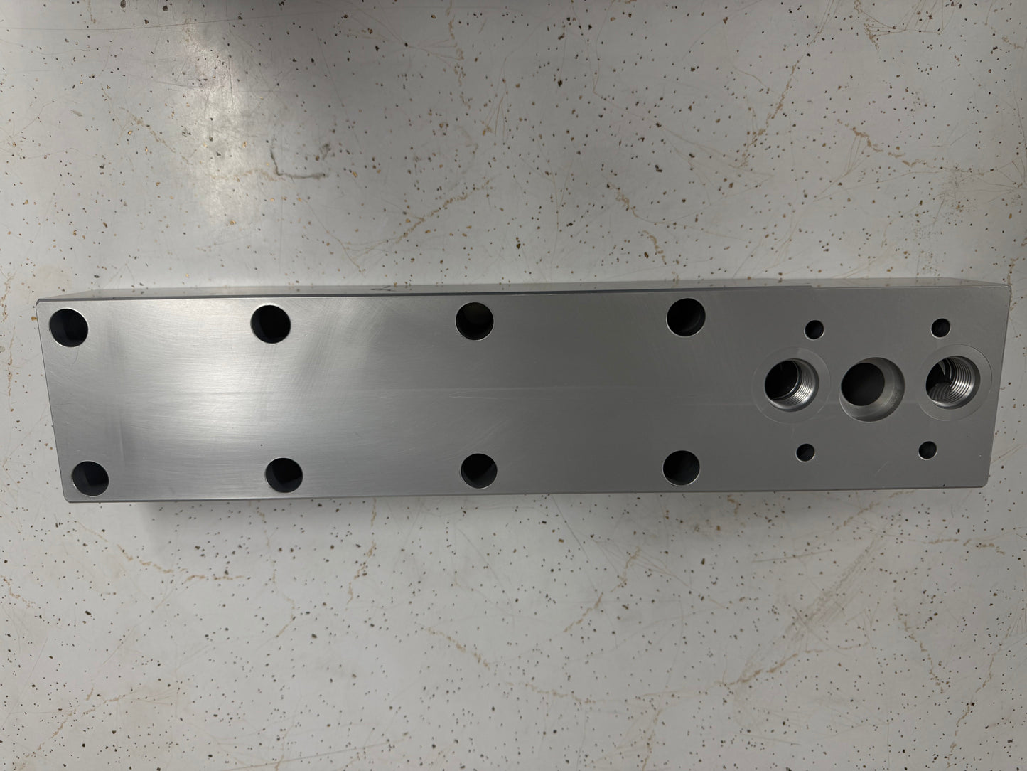 Hallco i-4000 - Long Base (Rear) Manifold - Anodized