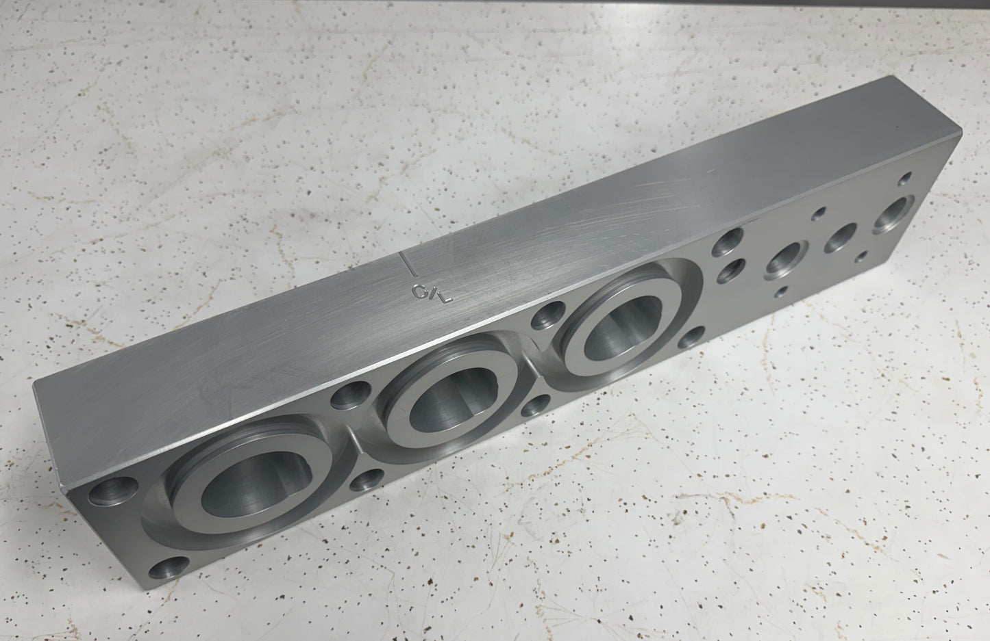 Hallco i-4000 - Long Base (Rear) Manifold - Anodized