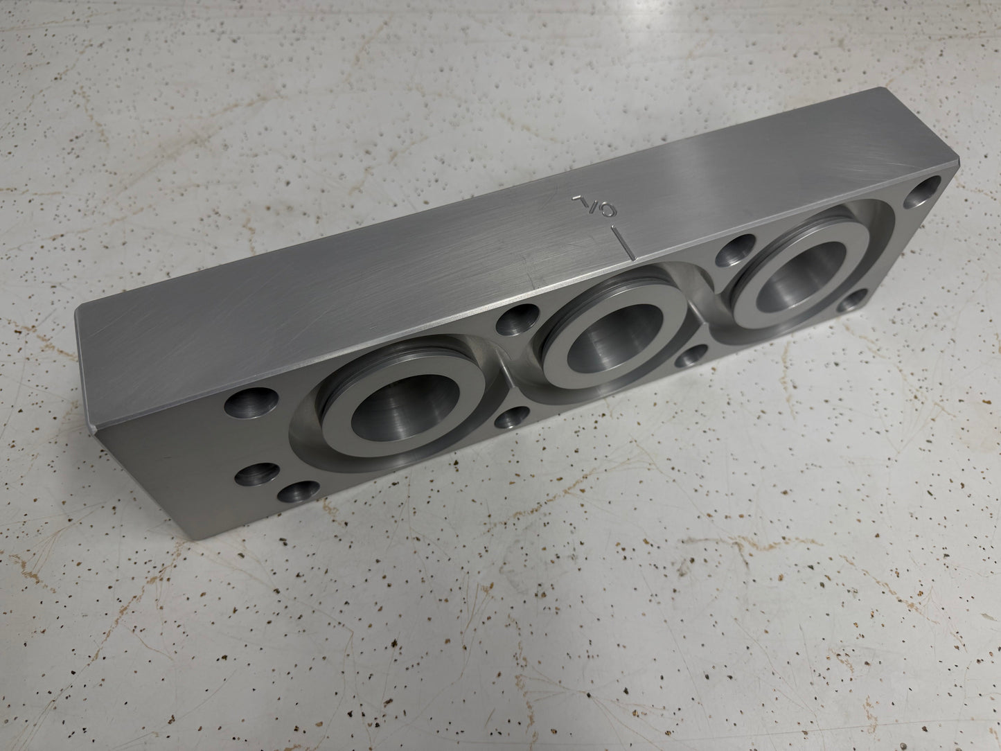 Hallco i-4000 - Short Base (Front) Manifold - Anodized
